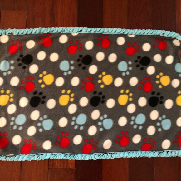 Small Dog or Cat Blanket Throw for shopping cart soft handmade braided edge blue - Picture 5 of 7